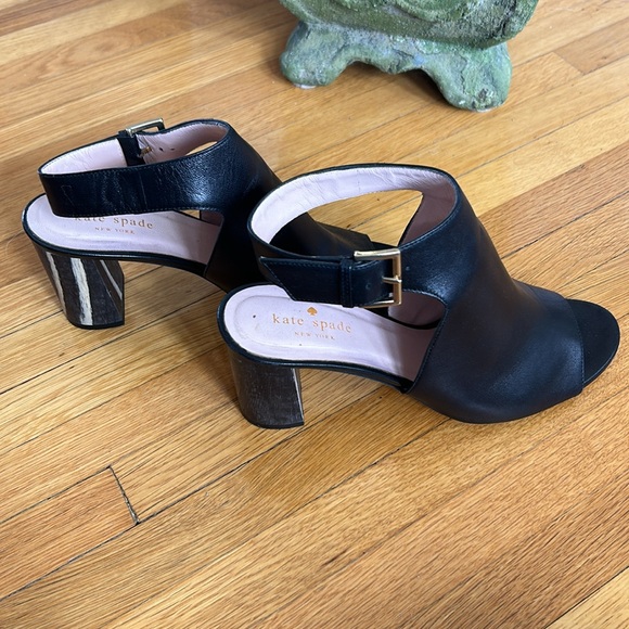 Kate Spade black leather sandals with 3” block heel.  Size 8.5 Made in Italy - Picture 4 of 5